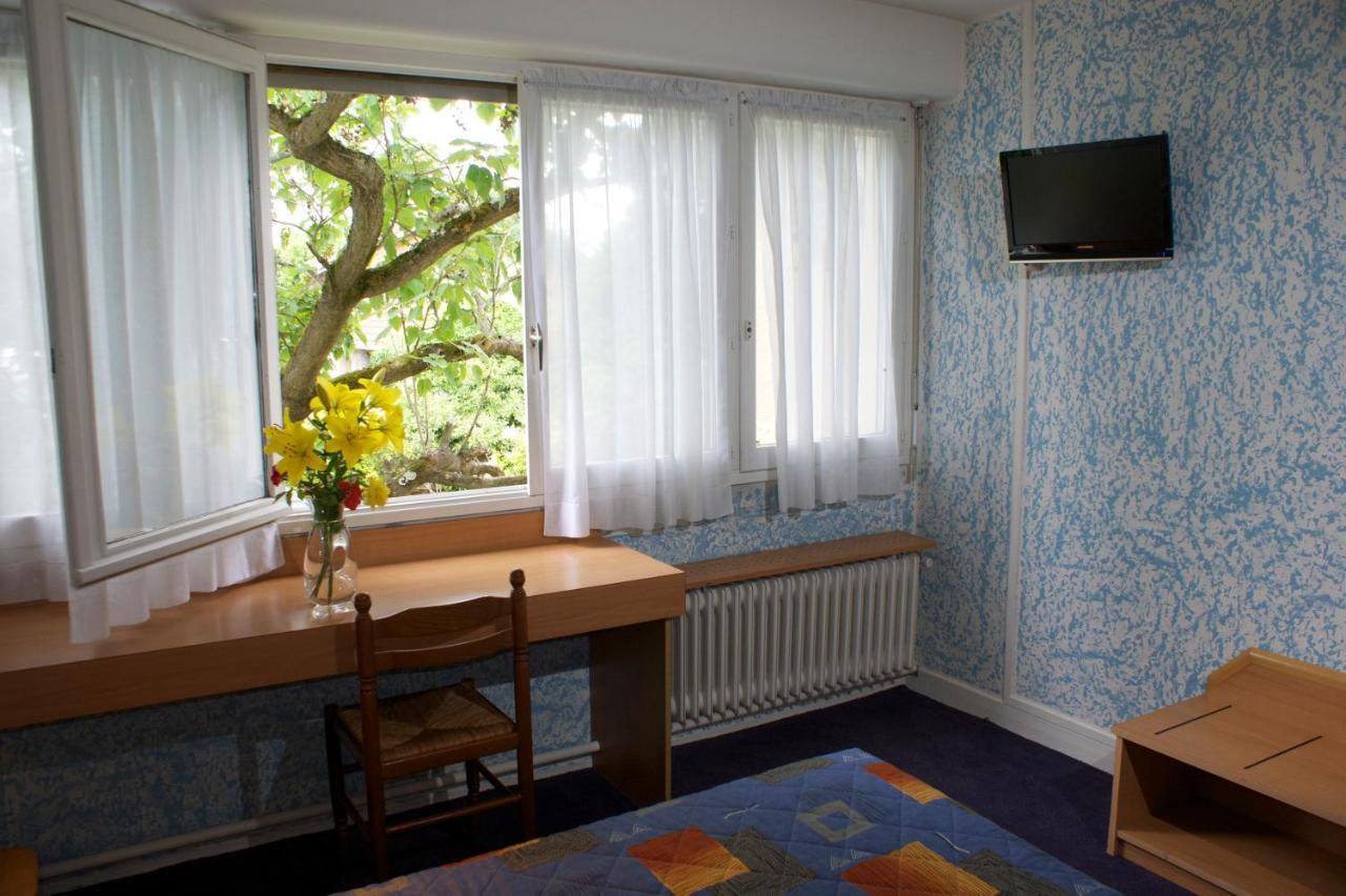 Hotel Le Lyon Bron Esterno foto